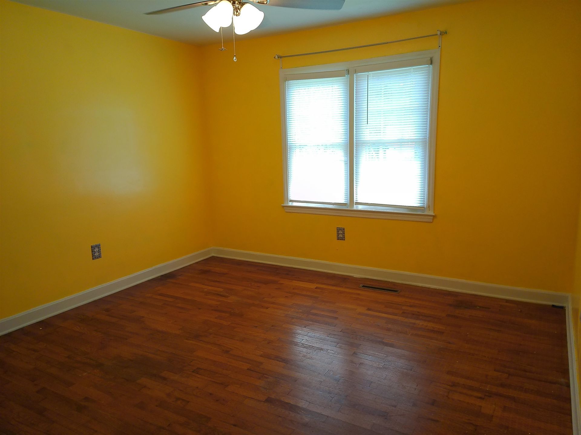 4389 Mcqueen St. Photo 21