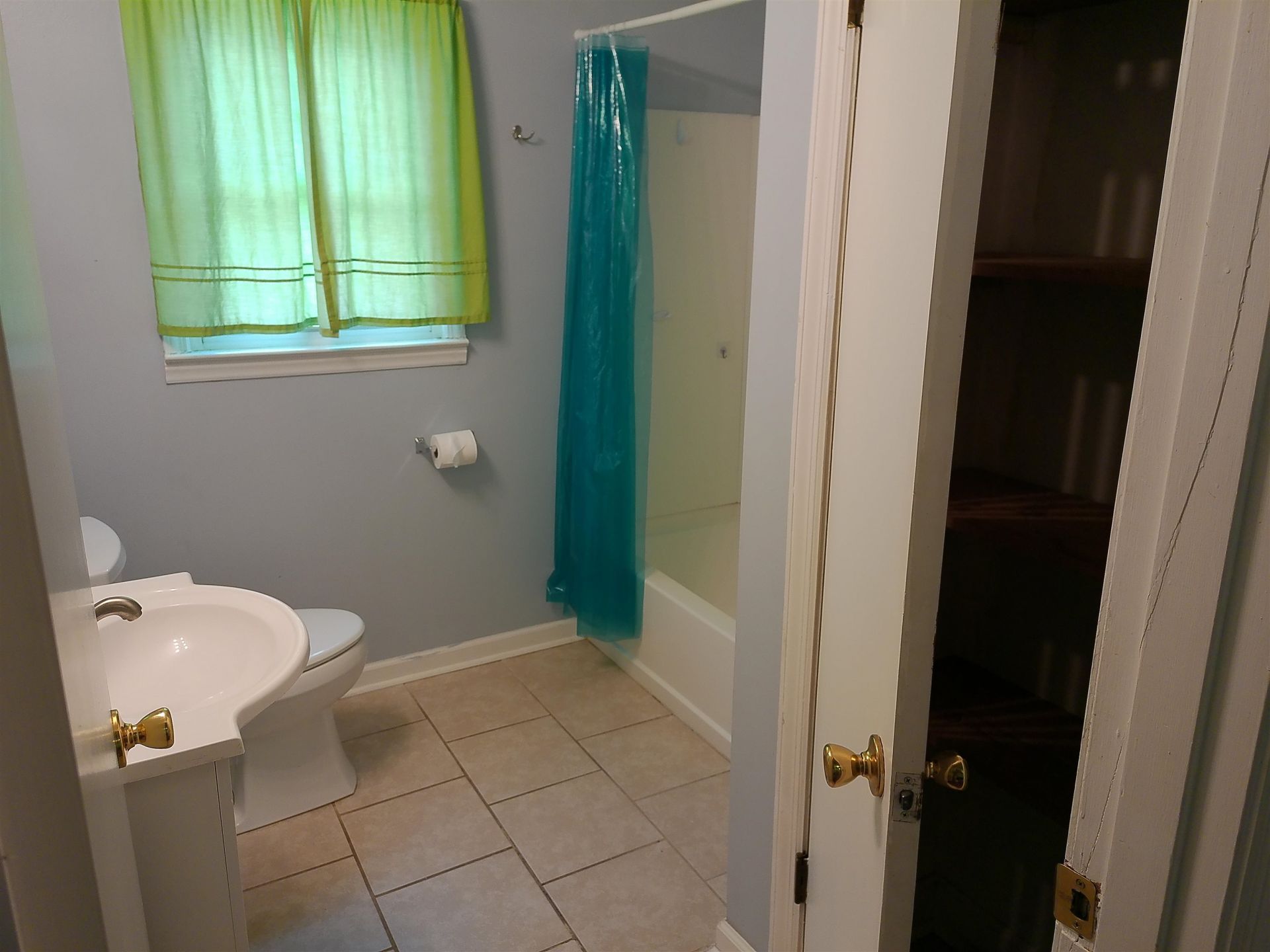 4389 Mcqueen St. Photo 23