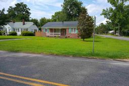 4389 Mcqueen St. photo 4