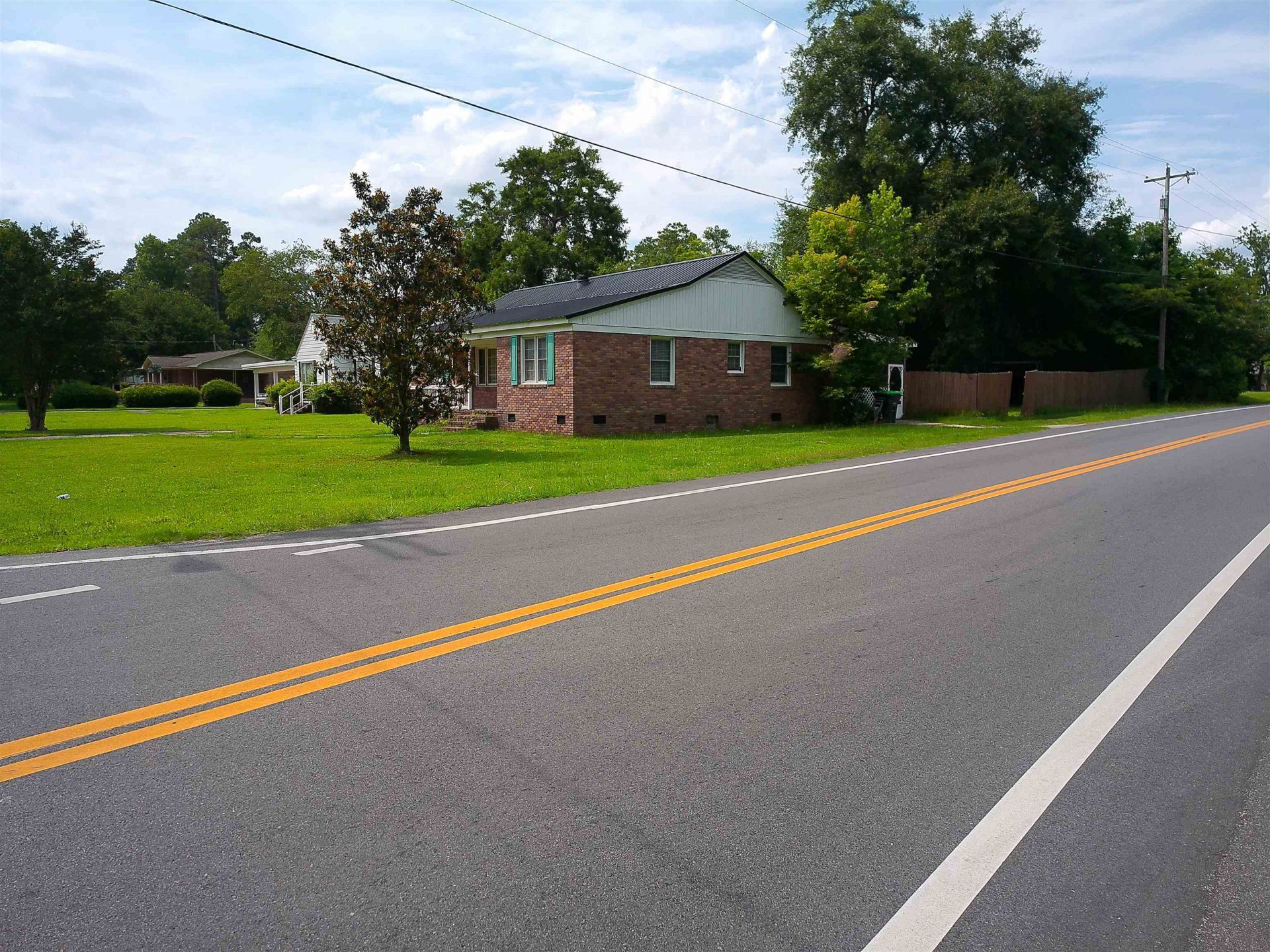 4389 Mcqueen St. Photo 4