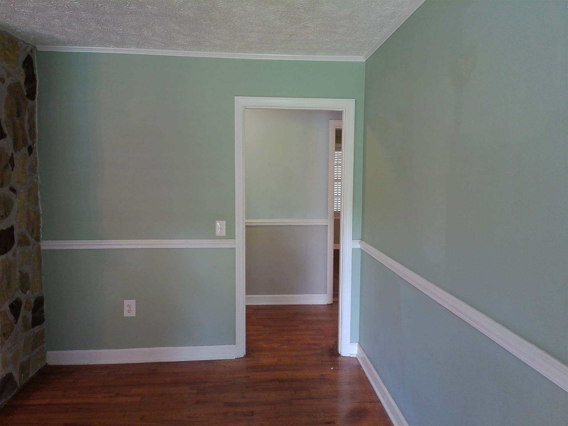 4389 Mcqueen St. Photo 6