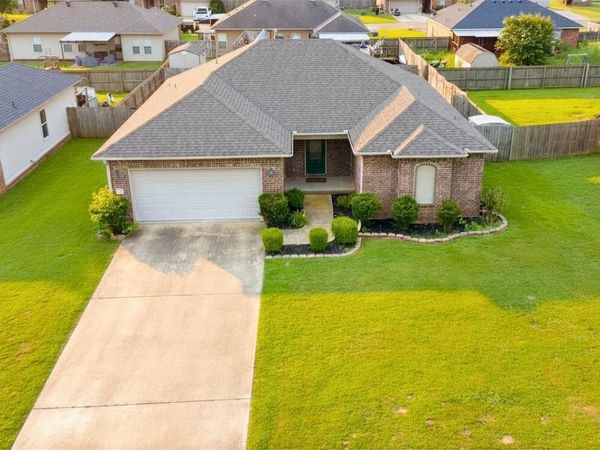 35 Chantileer Lane, Ward, AR 72176