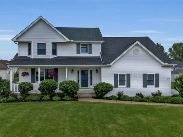 8892 Michael Douglas Dr , Clarence Center, NY 14032