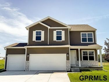 8503 S 185th Street, Gretna, NE 68136