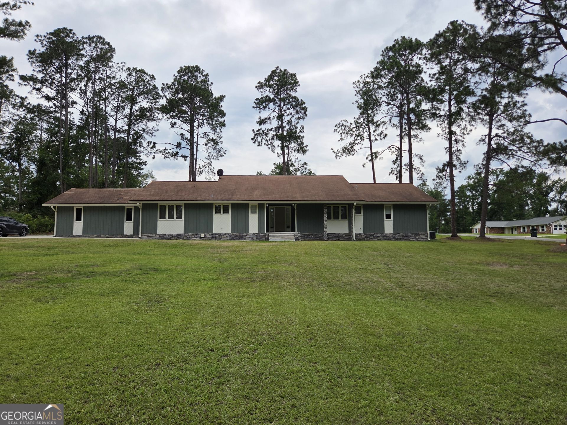 221 Collins Street, Lyons, GA 30436 Main Photo
