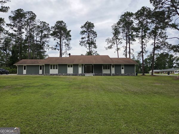 221 Collins Street, Lyons, GA 30436