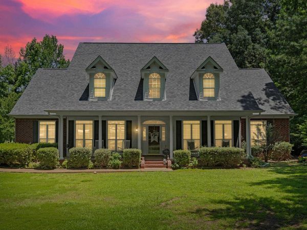 6460 AUTUMN OAKS DR, Olive Branch, MS 38654