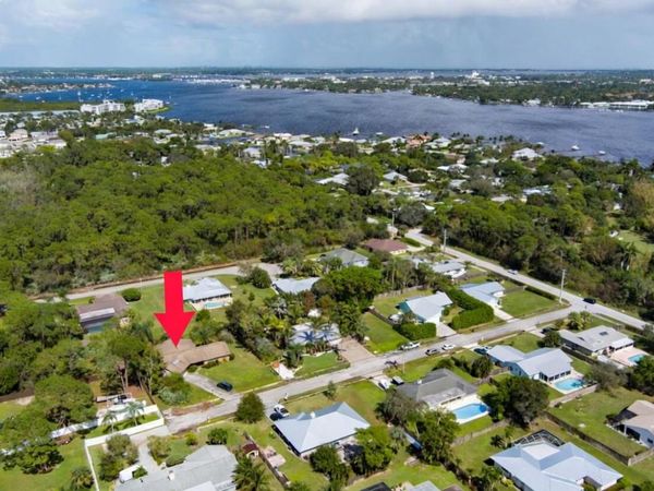 1321 SW Nikoma Street, Palm City, FL 34990