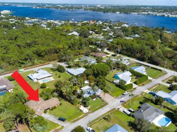 1321 SW Nikoma Street, Palm City, FL 34990