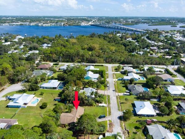 1321 SW Nikoma Street, Palm City, FL 34990