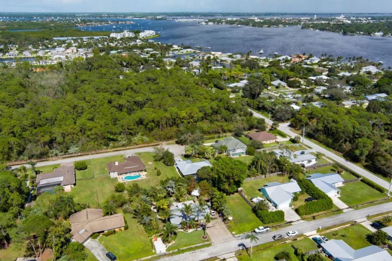 1321 SW Nikoma Street, Palm City, FL 34990 Photo