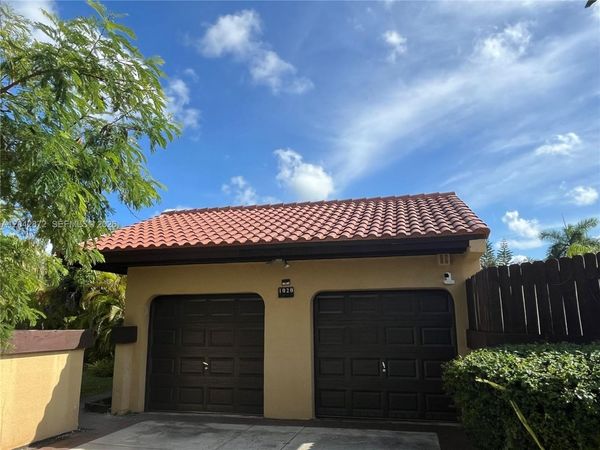 1020 NE 202nd Ter, Miami, FL 33179