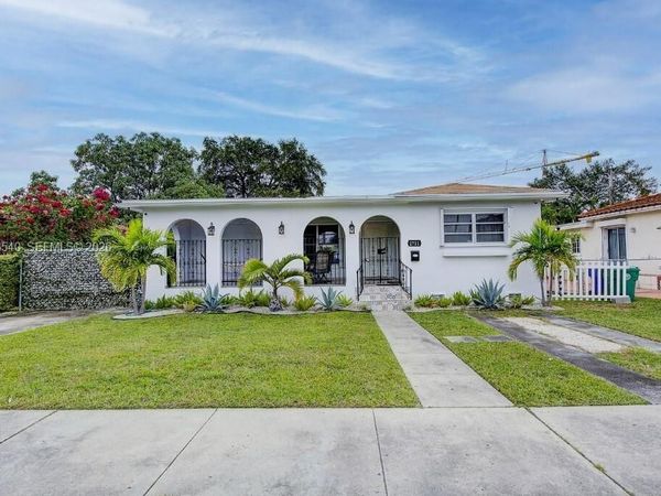 2721 SW 30th Ave , Miami, FL 33133