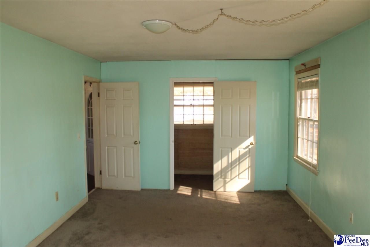 309 E Reaves Ave Photo 17