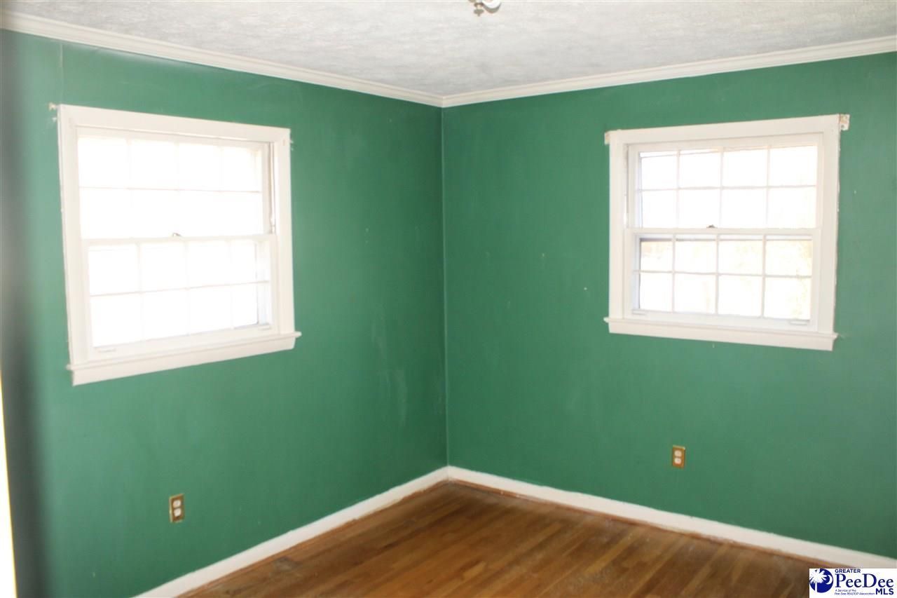 309 E Reaves Ave Photo 21