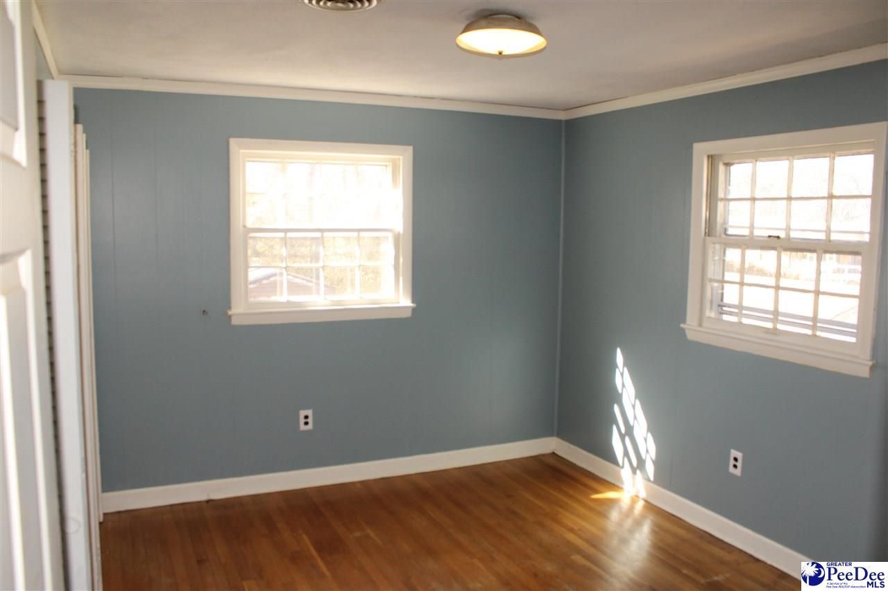 309 E Reaves Ave Photo 24