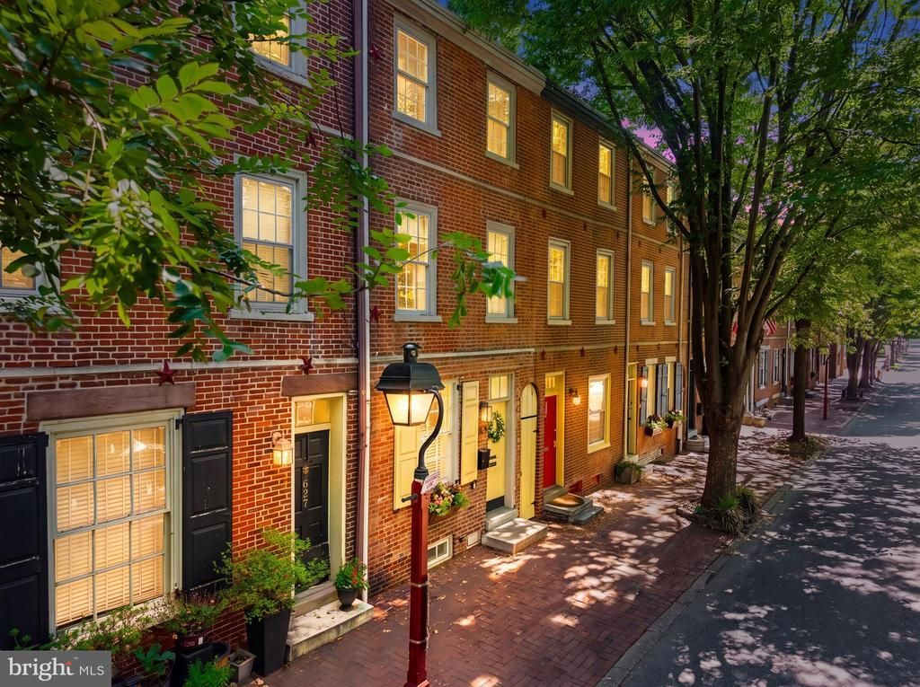 623 LOMBARD STREET , PHILADELPHIA, PA 19147