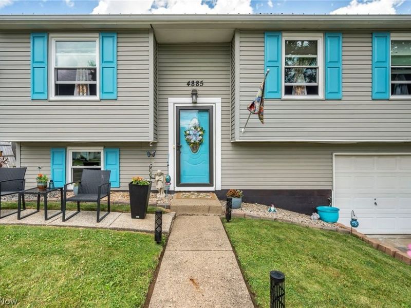 4885 Lynncrest Street SW, Canton, OH 44706 Photo 3