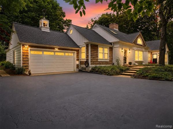 27310 Crestwood Drive, Franklin Vlg, MI 48025