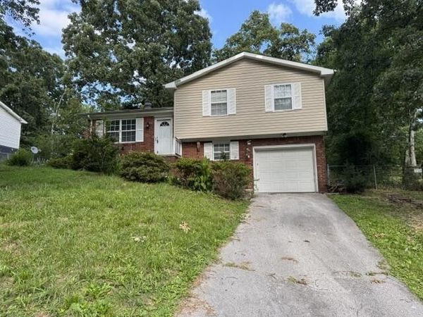 2974 E Freedom Circle , Ooltewah, TN 37363