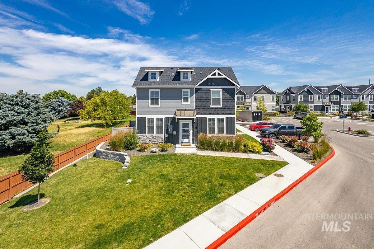 5891 S Carlburg Ln, Boise, ID 83709 Main Photo