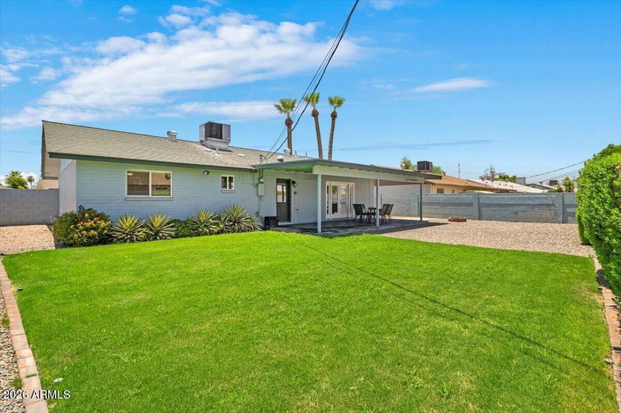 26 W ERIE Drive, Tempe, AZ 85282