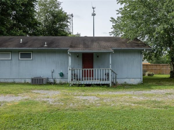 404 NE 4Th Avenue , Gravette, AR 72736