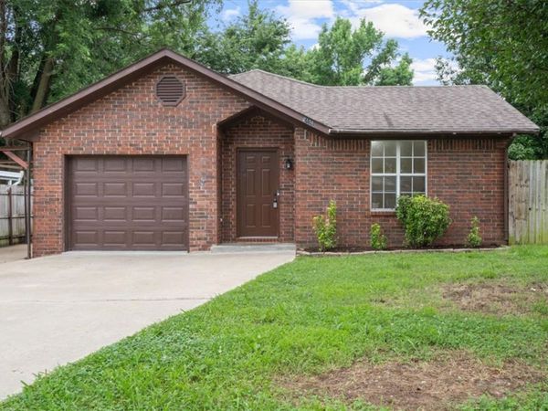 2436 W Twin Springs Street , Siloam Springs, AR 72761