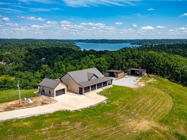 10257 Broken Bow Trail , Rogers, AR 72756