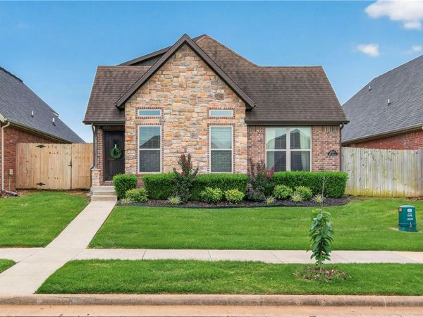 3209 SW Stoneway Avenue , Bentonville, AR 72713
