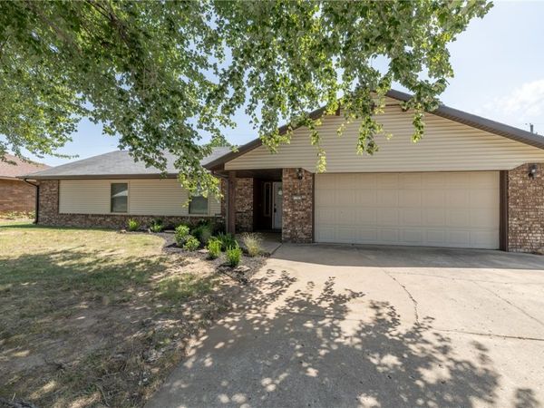 1703 SE P Street, Bentonville, AR 72712