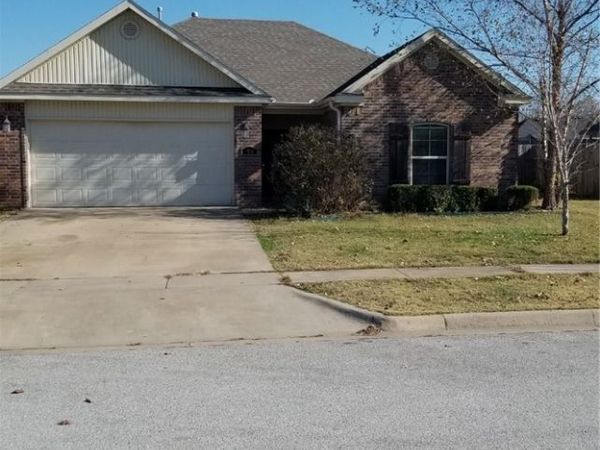 1276 S Blue Willow Avenue , Fayetteville, AR 72701