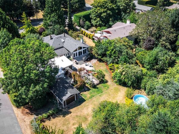 9255 East Saanich Rd, North Saanich, BC V8L 1H6