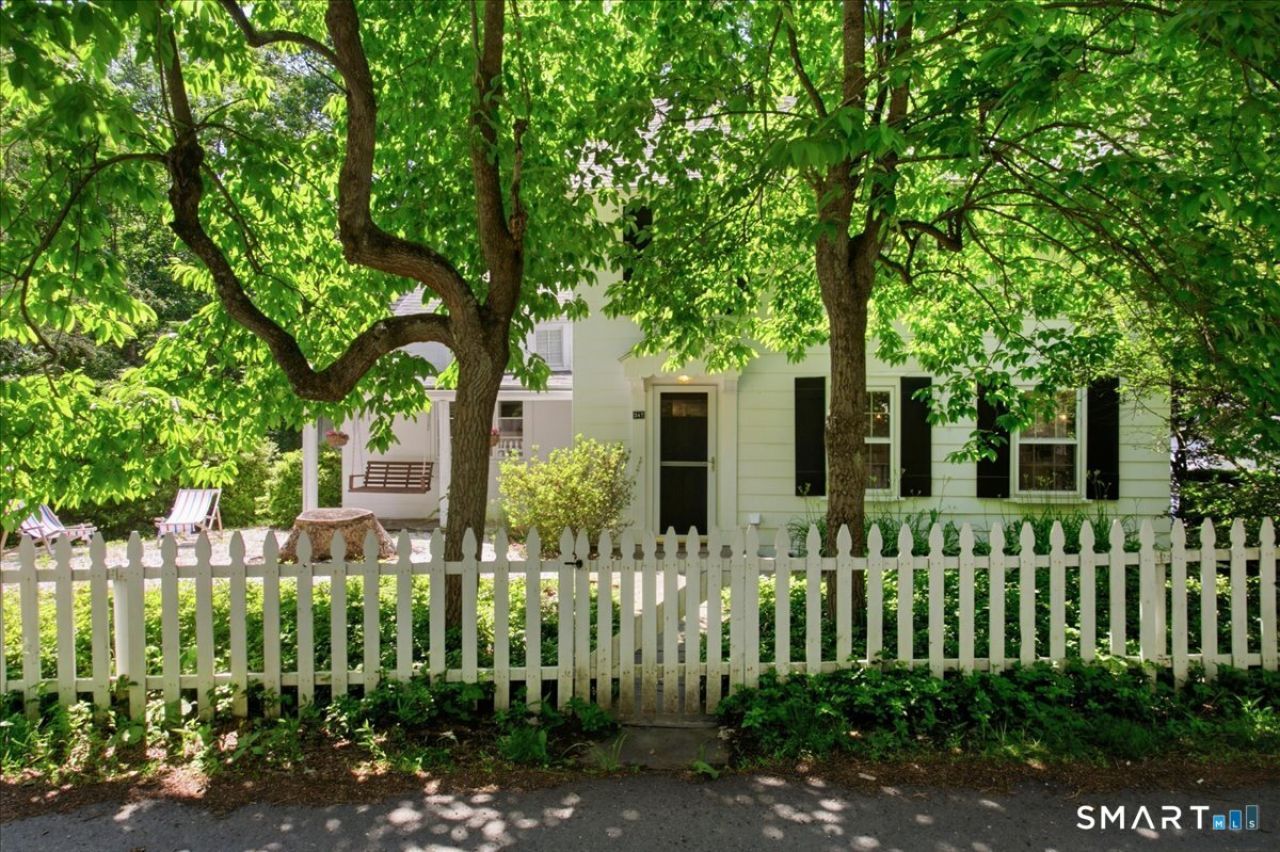 247 Chestnut Hill, Stamford, CT 06903 Main Photo