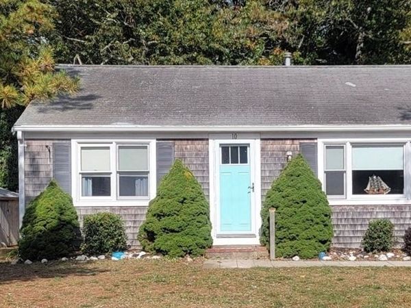 10 Ellis Dr, Dennis, MA 02639