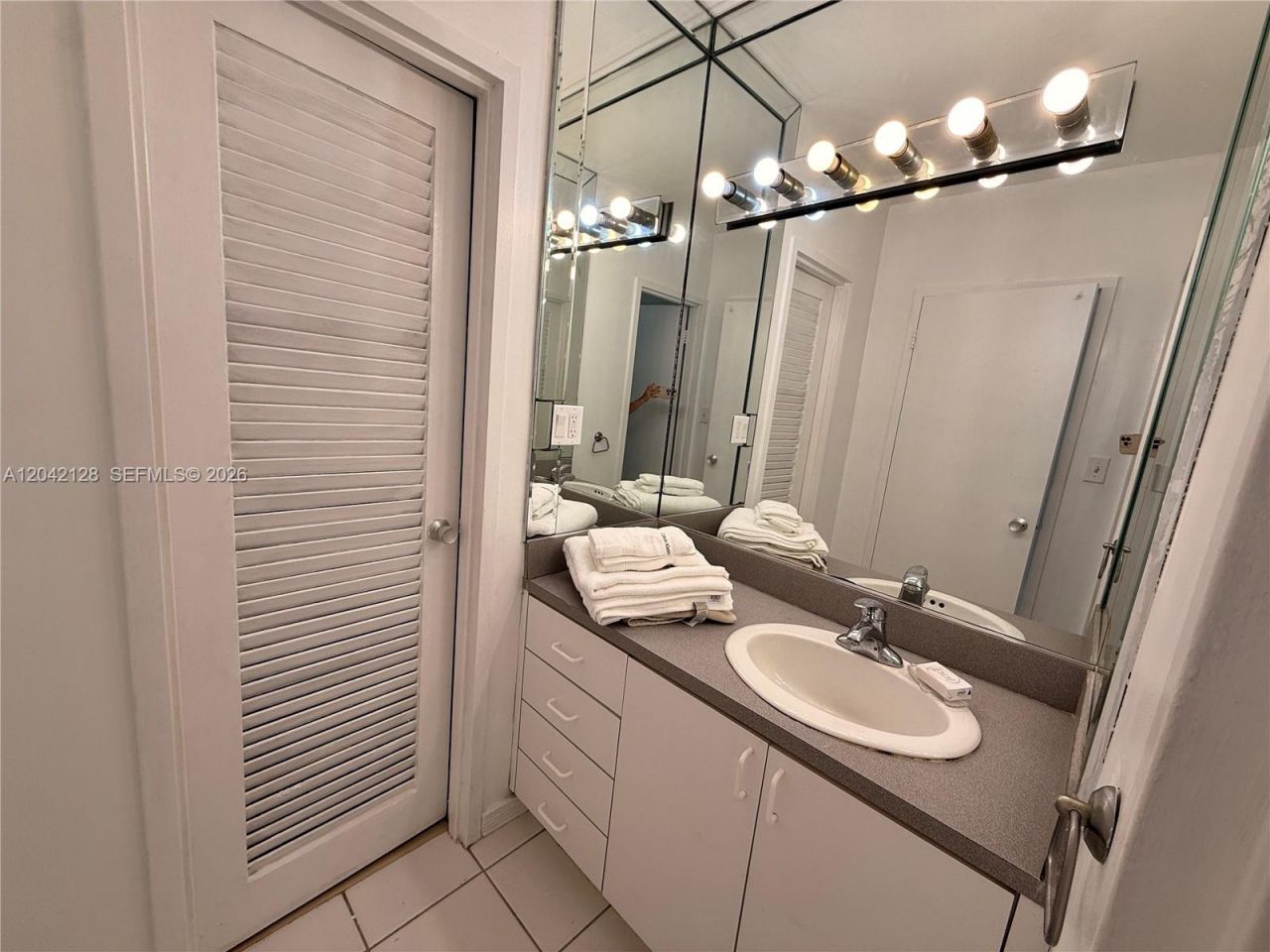 100 Lincoln Rd , Unit 1025, Miami Beach, FL 33139 Photo