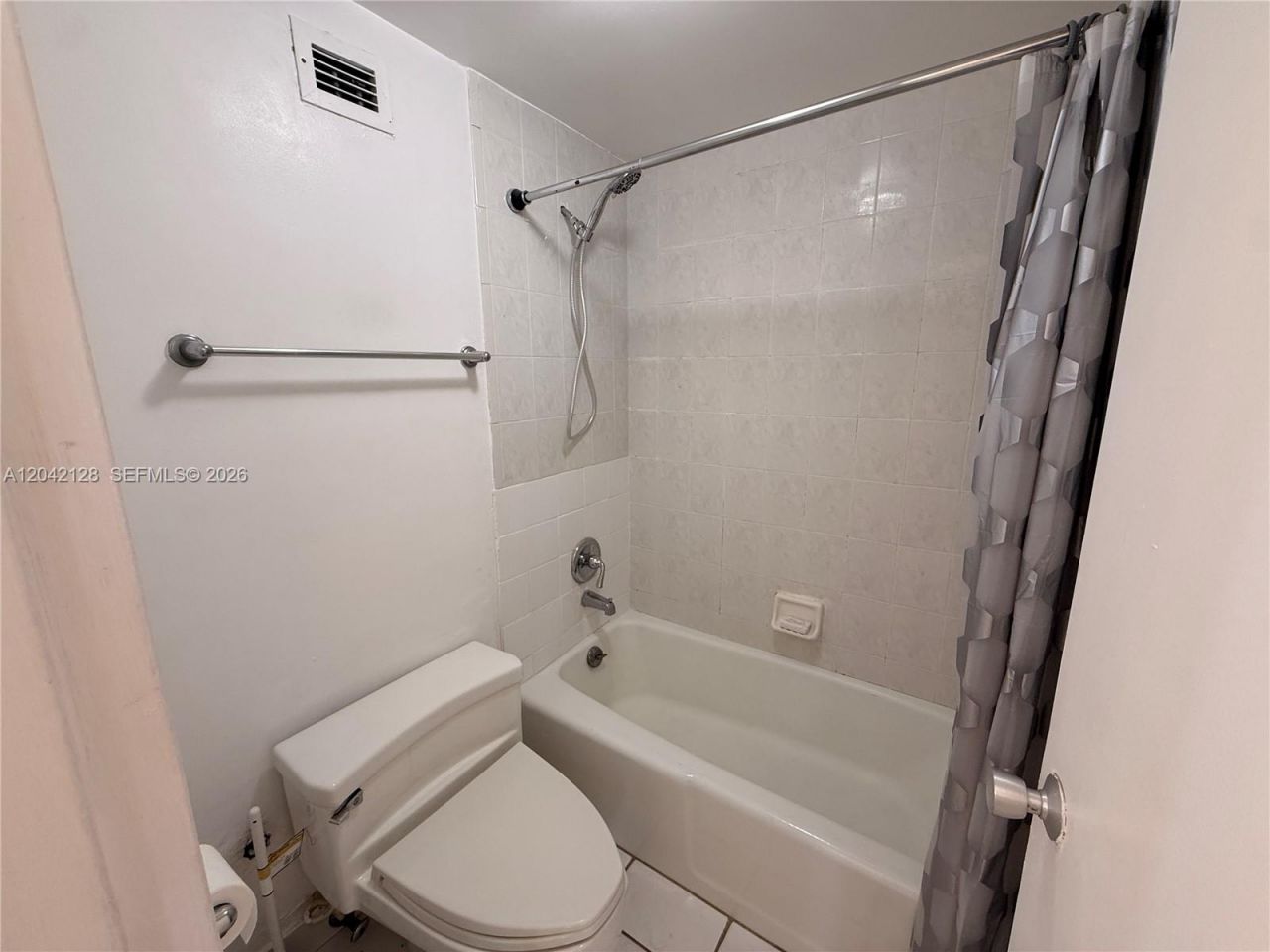 100 Lincoln Rd , Unit 1025, Miami Beach, FL 33139 Photo