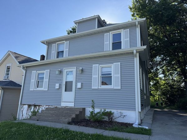 151 6th Street , Silvis, IL 61282
