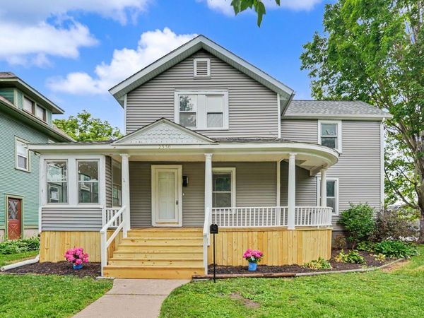 2350 Farnam Street, Davenport, IA 52803