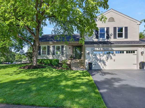 2 Ferndale Court , Lake Zurich, IL 60047