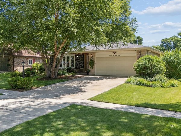 7933 Glen Lane , Darien, IL 60561