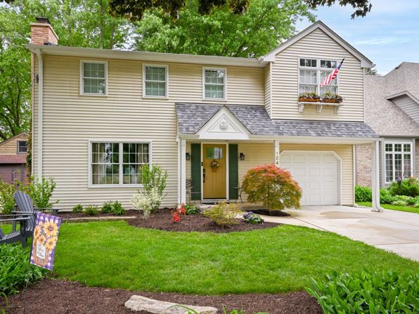 184 N Kenilworth Avenue , Glen Ellyn, IL 60137