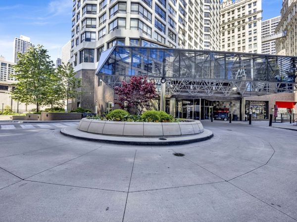 405 N Wabash Avenue, Unit 104, Chicago, IL 60611