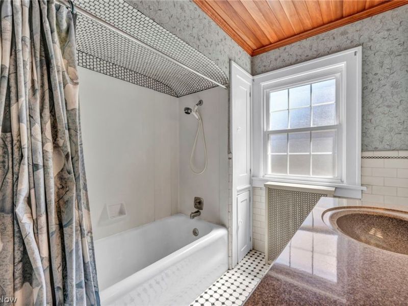 17120 Greenwood Avenue, Cleveland, OH 44111 Photo 22