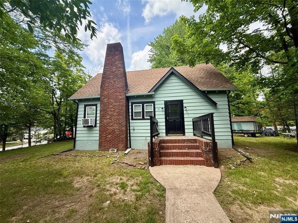 131 W Ramapo Avenue, MAHWAH, NJ 07430