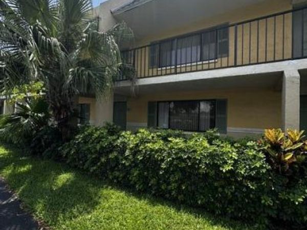 704 Meadows Circle, Unit 704, Boynton Beach, FL 33436
