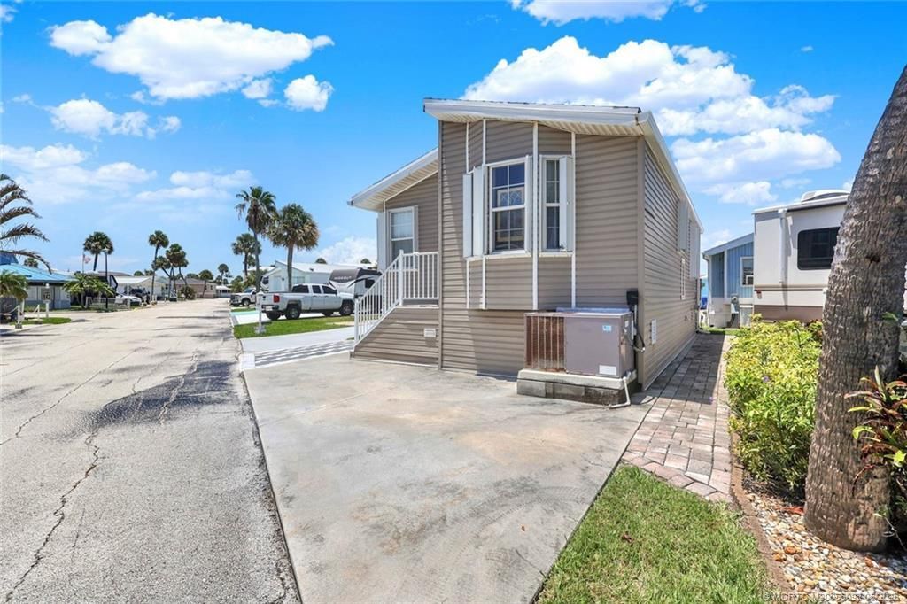 10725 S Ocean Drive , Unit 410, Jensen Beach, FL 34957 Photo
