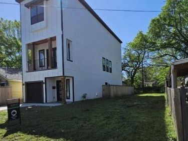 922 Muncie Avenue , Dallas, TX 75212
