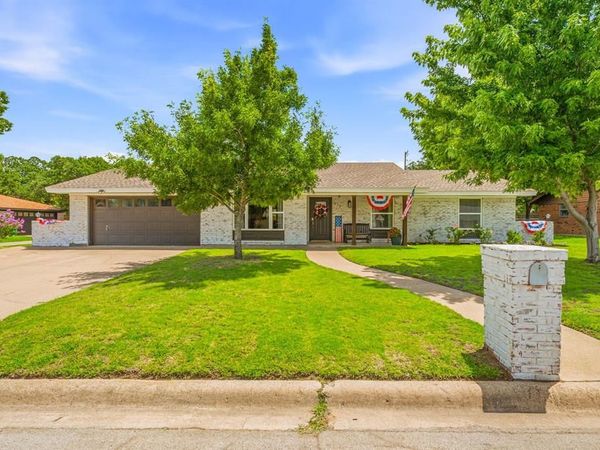 977 Mockingbird Street, Stephenville, TX 76401