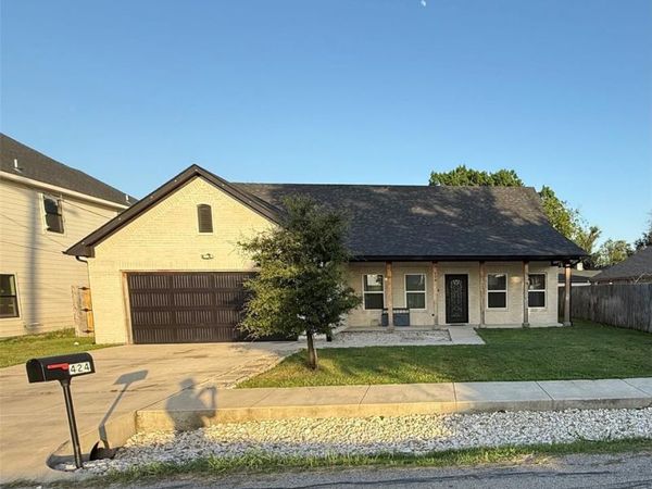 424 N Mcgraw Street, Forney, TX 75126